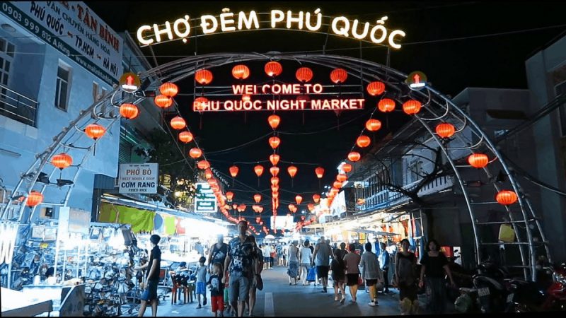 Chợ đêm sôi động tại Phú Quốc